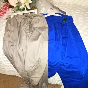 Oversized cargo pants. Draws at the waiting and bottom pant.